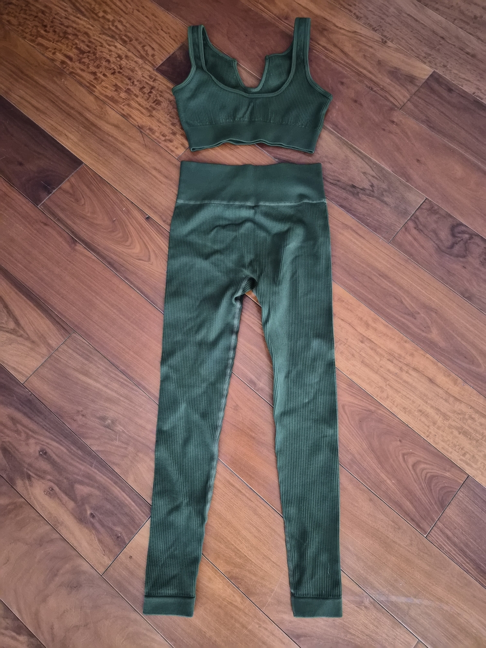 Ribbed Seamless Activewear Set Forest Green • Fits Like XS - Picture 11 of 15